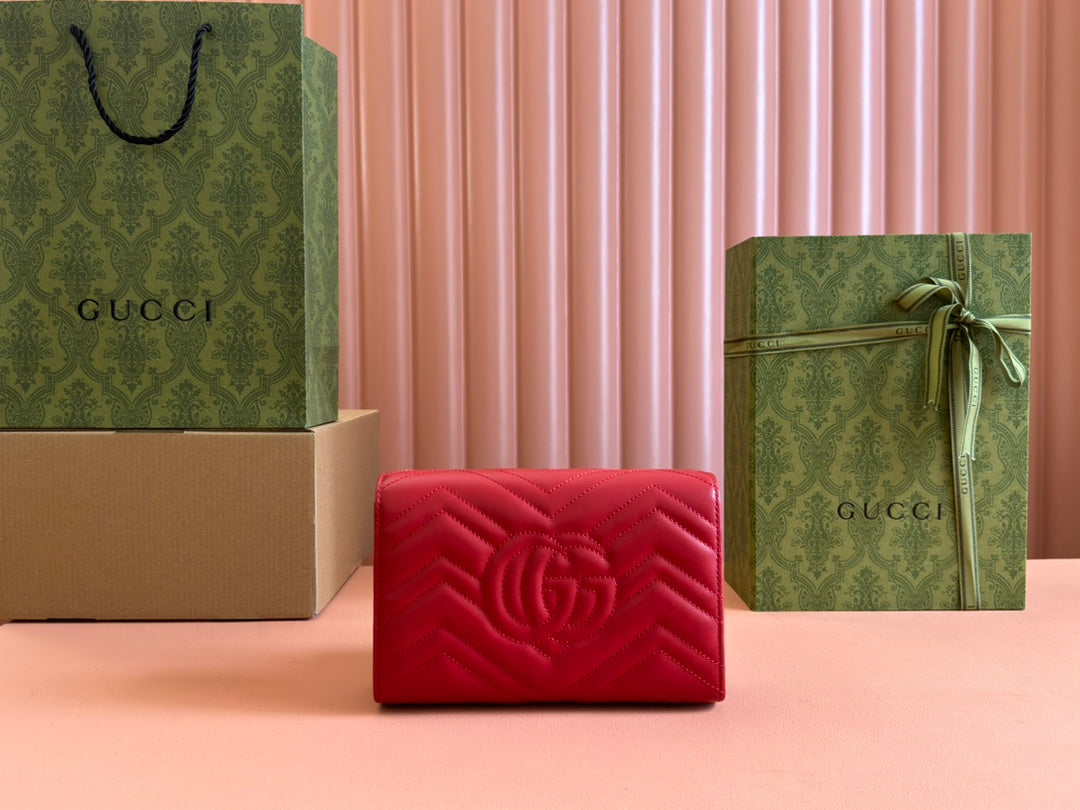 Gucci Marmont Small Shoulder Bag 20 in Red Lambskin Gold Hardware