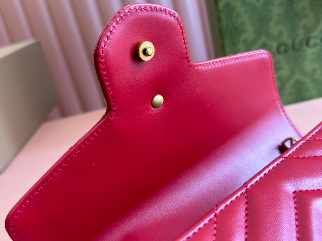 Gucci Marmont Small Shoulder Bag 20 in Red Lambskin Gold Hardware