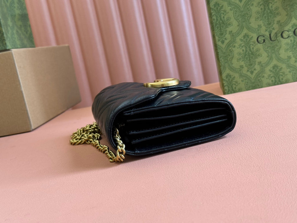Gucci Marmont Small Shoulder Bag 20 in Black Lambskin Gold Hardware