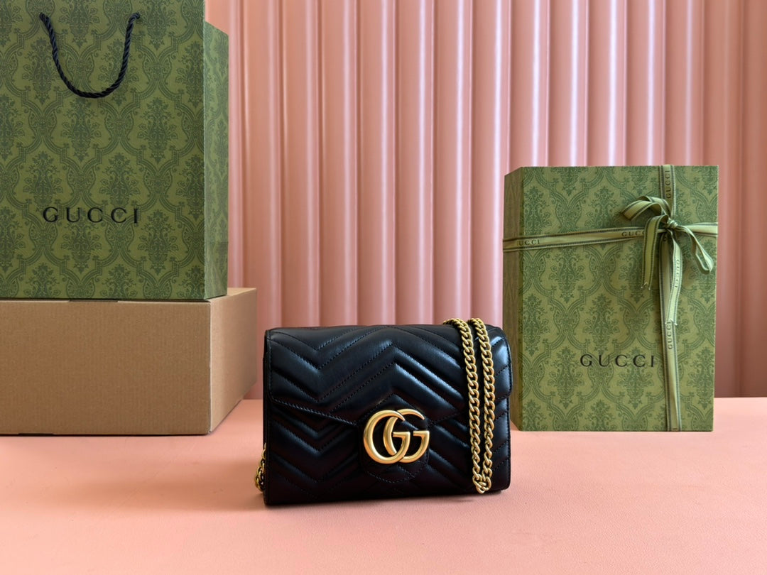 Gucci Marmont Small Shoulder Bag 20 in Black Lambskin Gold Hardware