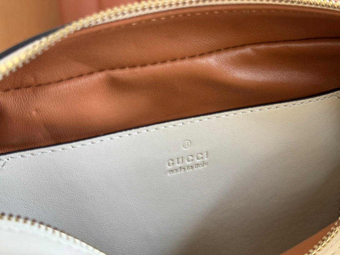 Gucci Marmont Small Shoulder Bag 24 in White Calfskin Gold Hardware
