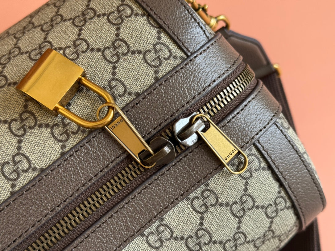 Gucci Savoy Medium Duffle Bag 44 in Beige and Ebony Supreme Canvas