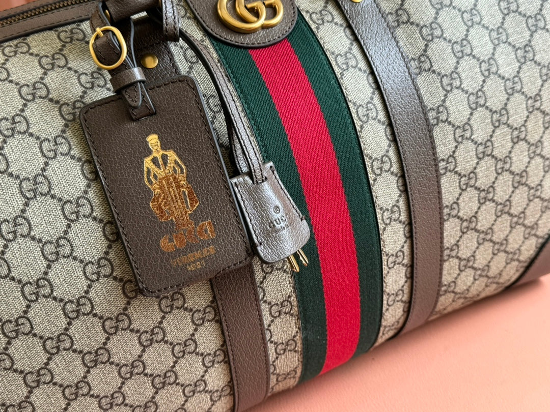 Gucci Savoy Medium Duffle Bag 44 in Beige and Ebony Supreme Canvas