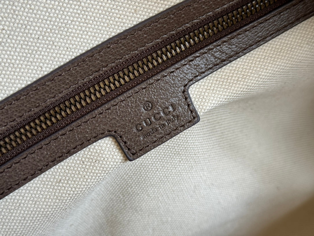 Gucci Savoy Medium Duffle Bag 44 in Beige and Ebony Supreme Canvas