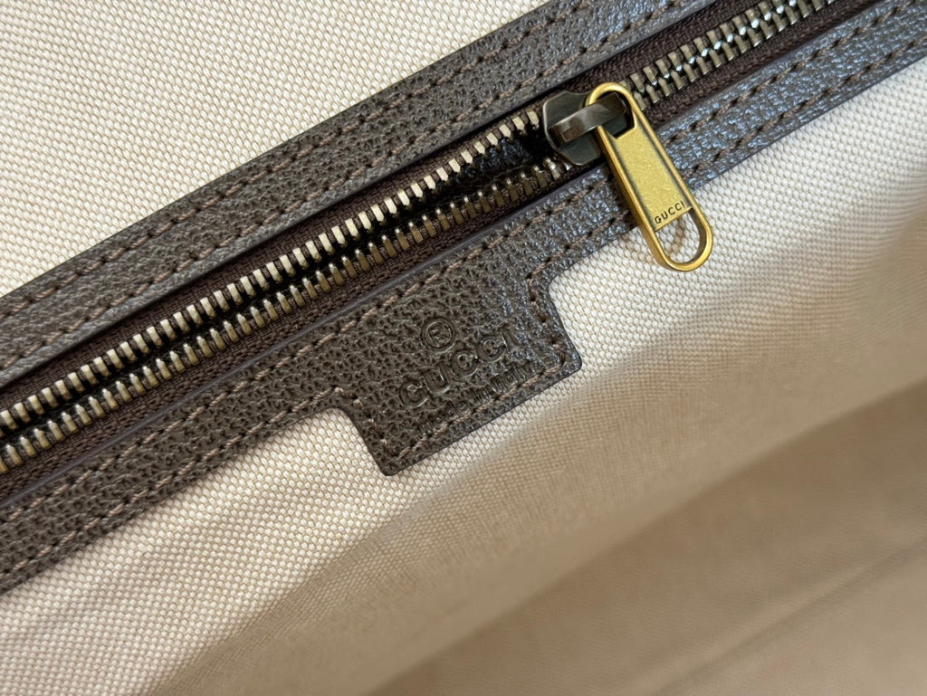 Gucci Savoy Large Duffle Bag 50 in Beige and Ebony Supreme Canvas