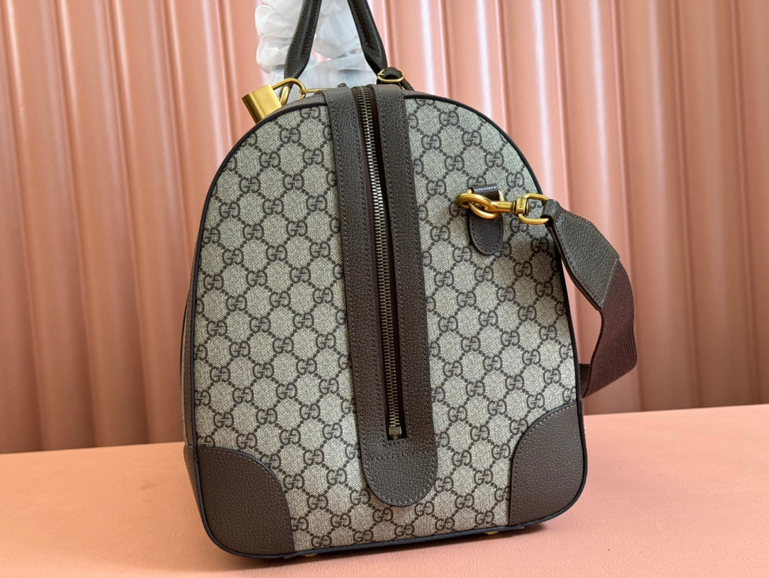 Gucci Savoy Large Duffle Bag 50 in Beige and Ebony Supreme Canvas