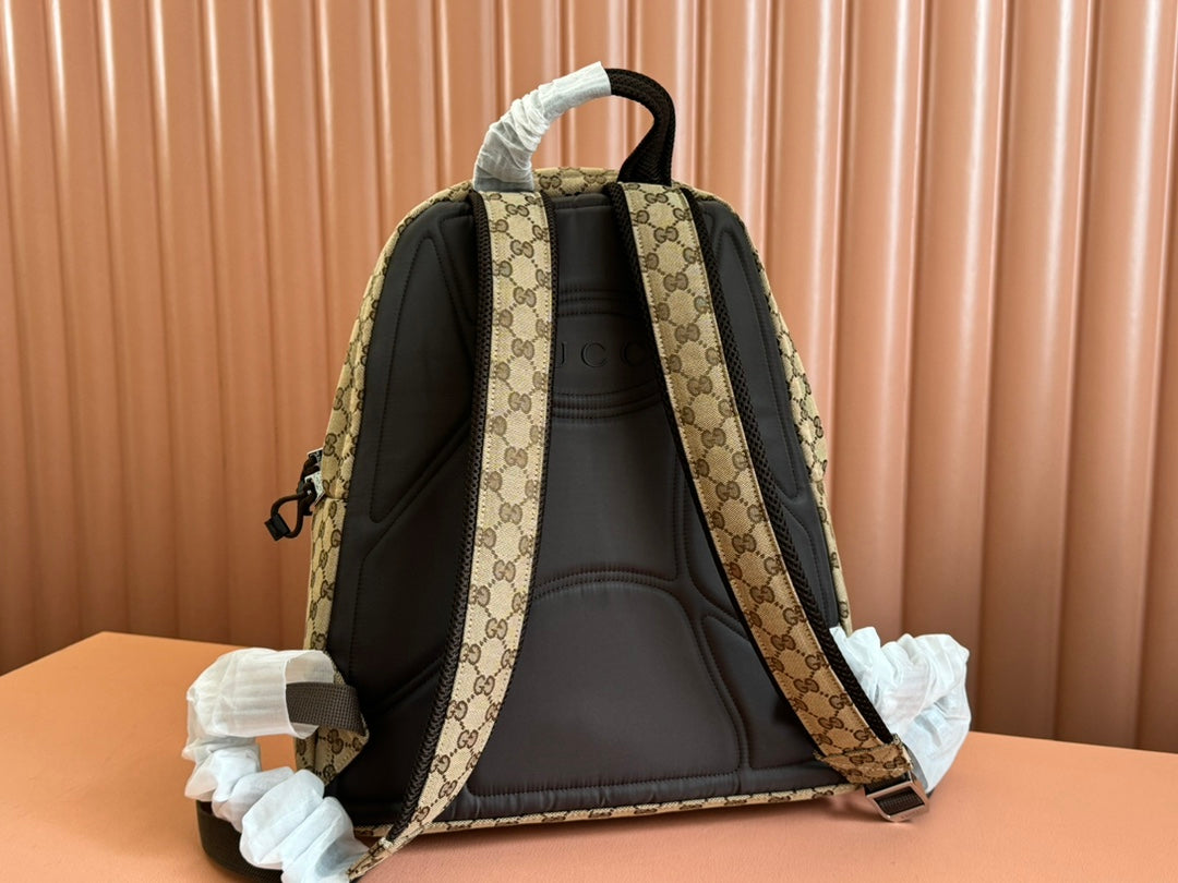 Gucci Medium Backpack 40 in Bege and Ebony Canvas