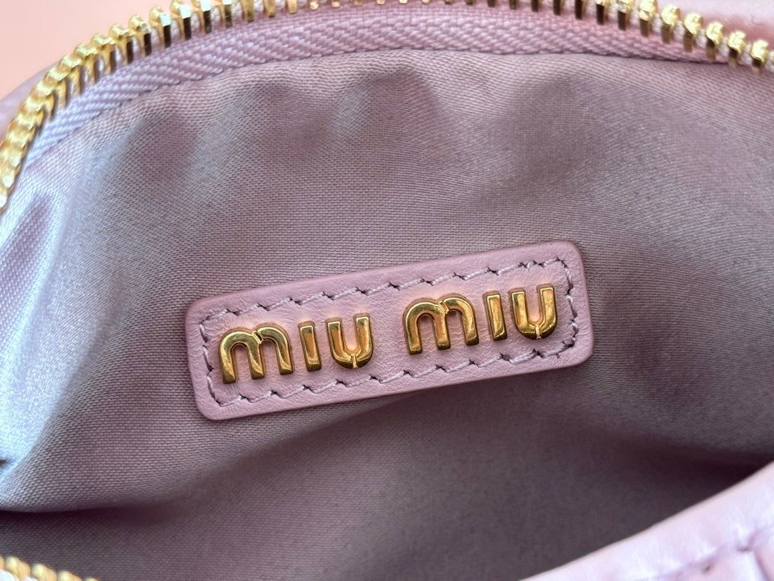 Wander Matelassé Handbag 23 in Eunry Pink Lambskin