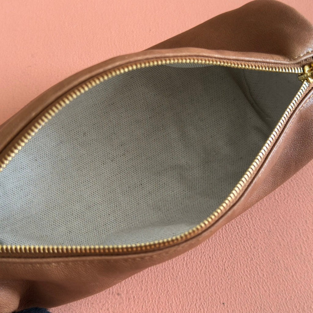 Nappa Pouch 22 in Briarwood Calfskin