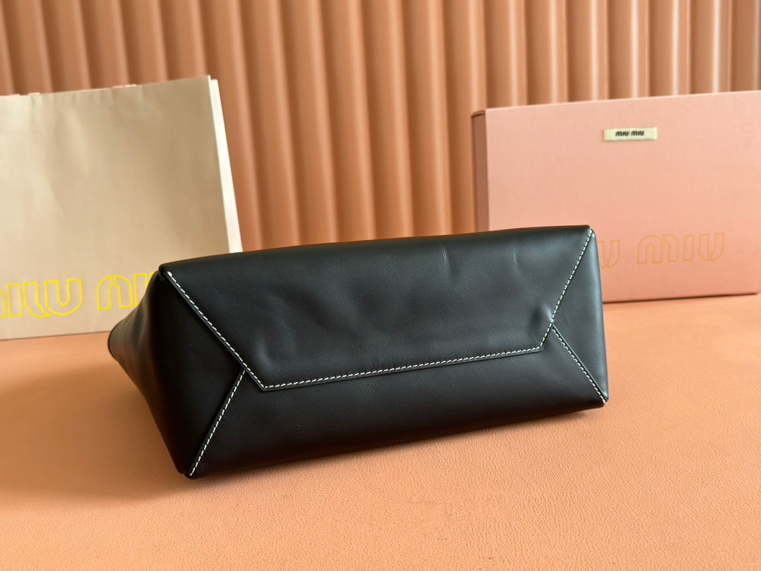 Large Hobo 28 Tote in Black Calfskin