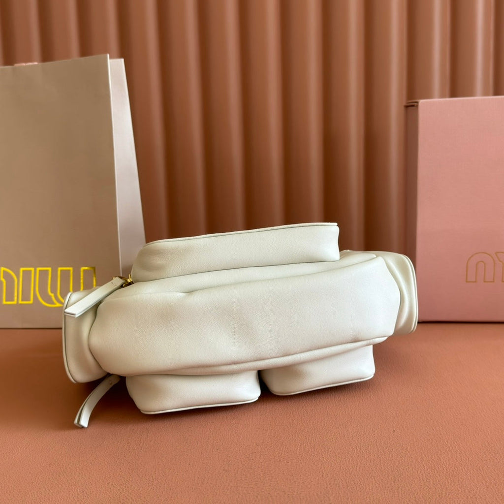Pocket Handbag 21 in White Calfskin