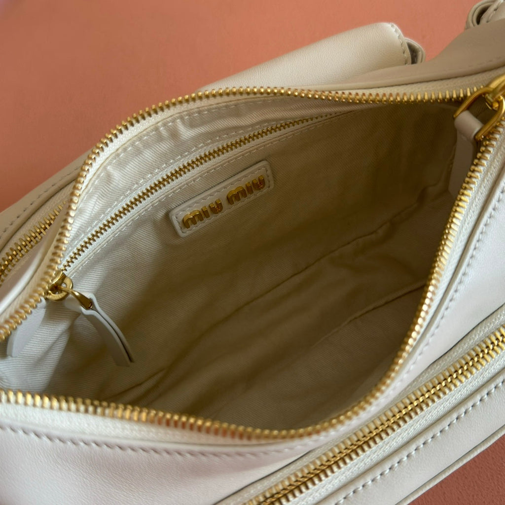 Pocket Handbag 21 in White Calfskin