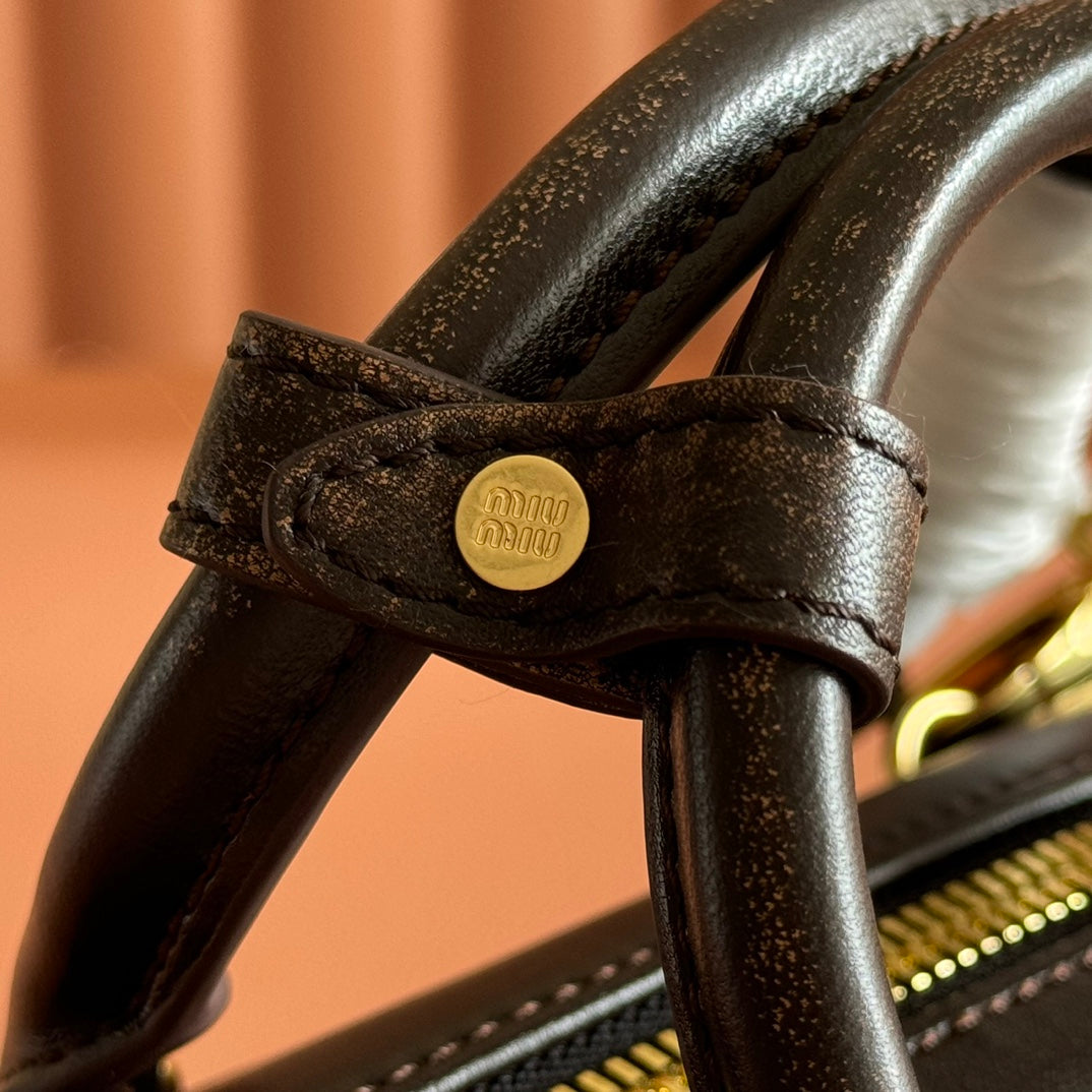 Miu Miu 26S Arcadie Matelasse Bag 22 in Black Calfskin Gold Hardware