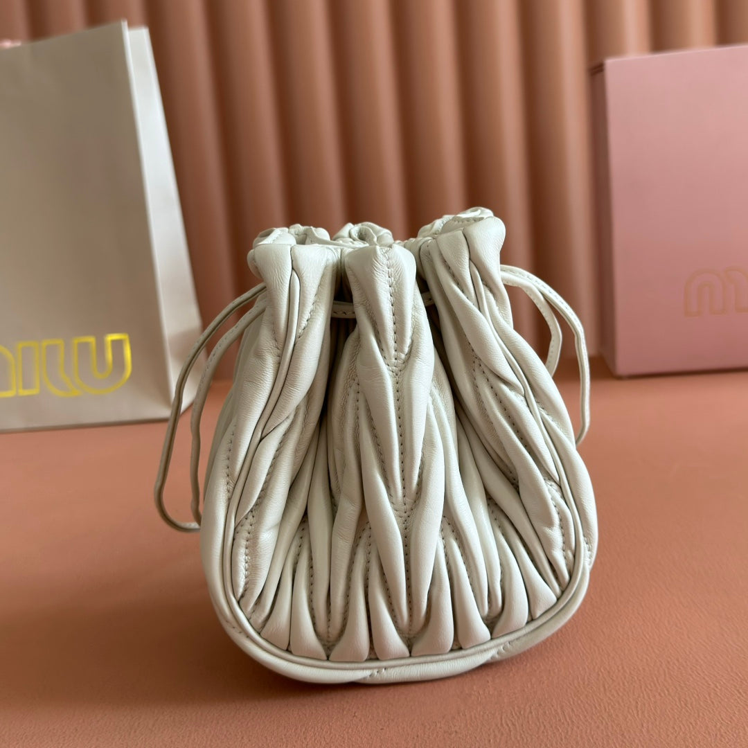 Miu Miu 26S Matelasse Pouch Bag 16 in White Calfskin Gold Hardware