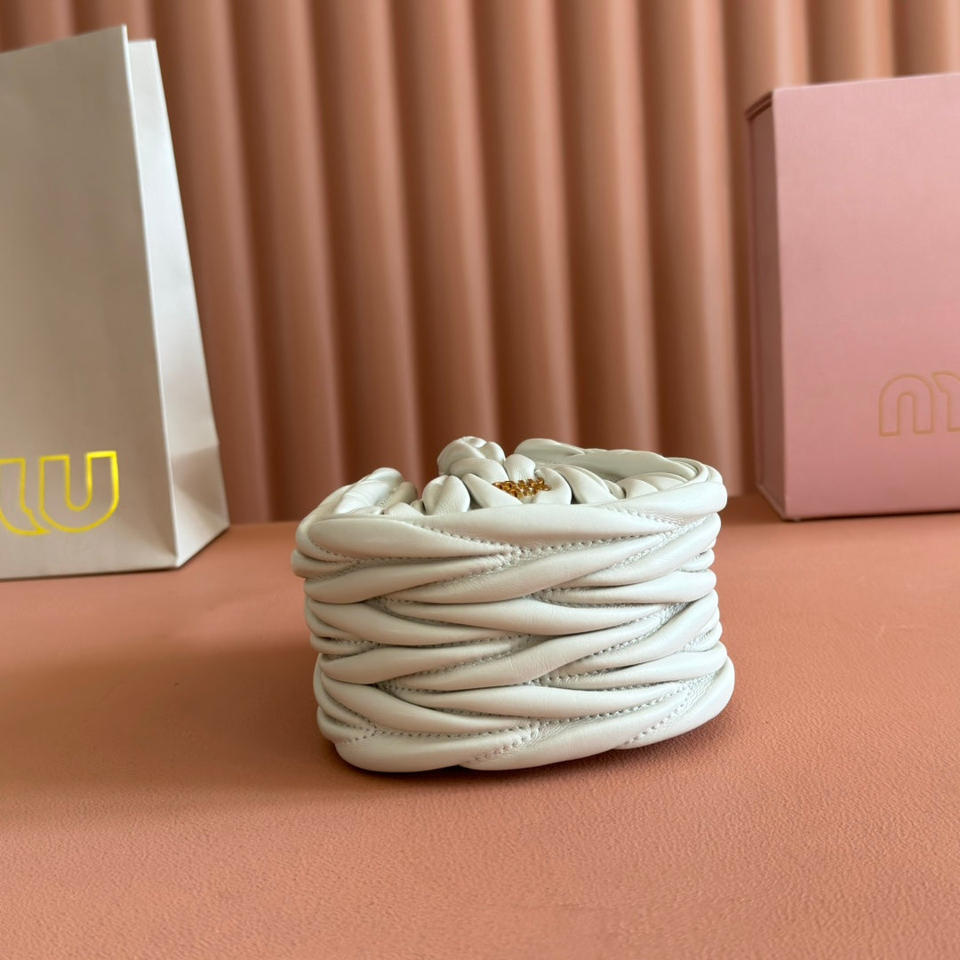Miu Miu 26S Matelasse Pouch Bag 16 in White Calfskin Gold Hardware