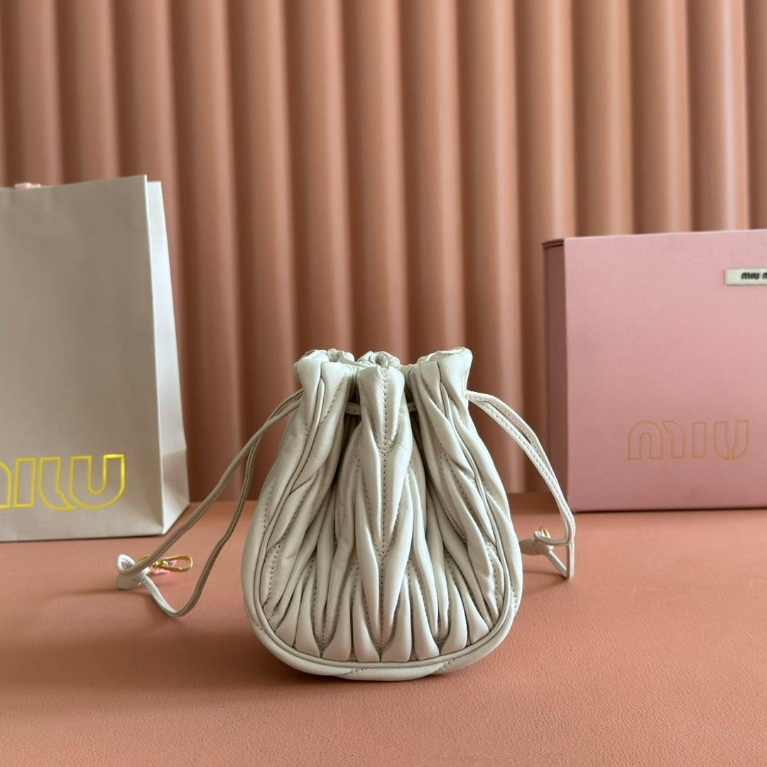 Miu Miu 26S Matelasse Pouch Bag 16 in White Calfskin Gold Hardware