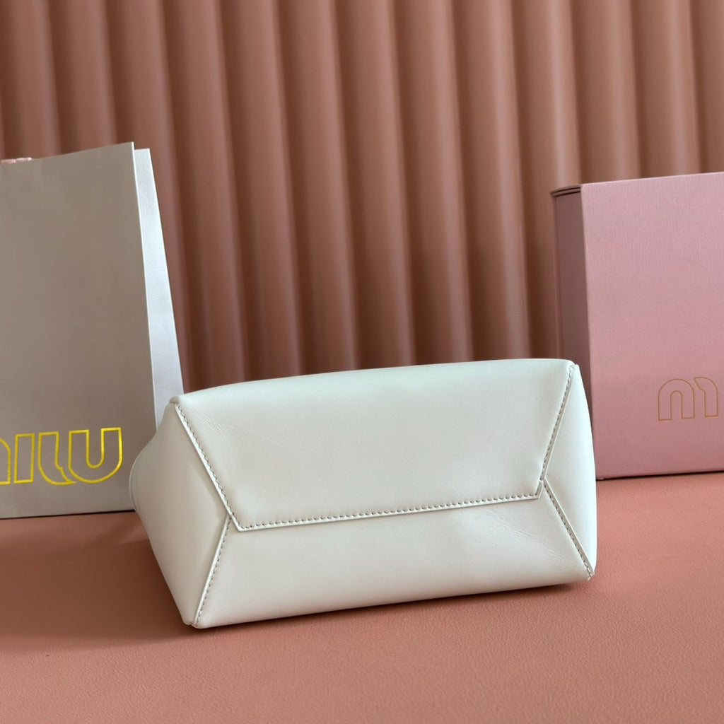 Miu Miu 26S Ivy Bag 23 in White Calfskin Gold Hardware