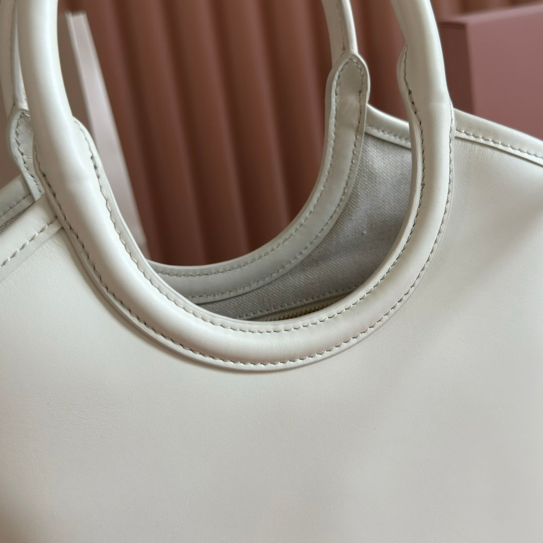 Miu Miu 26S Ivy Bag 23 in White Calfskin Gold Hardware