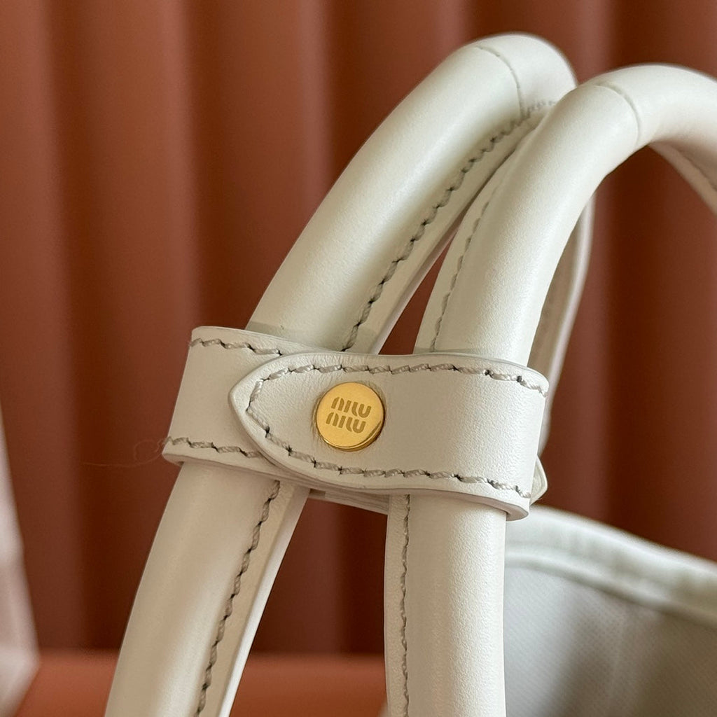 Miu Miu 26S Ivy Bag 23 in White Calfskin Gold Hardware