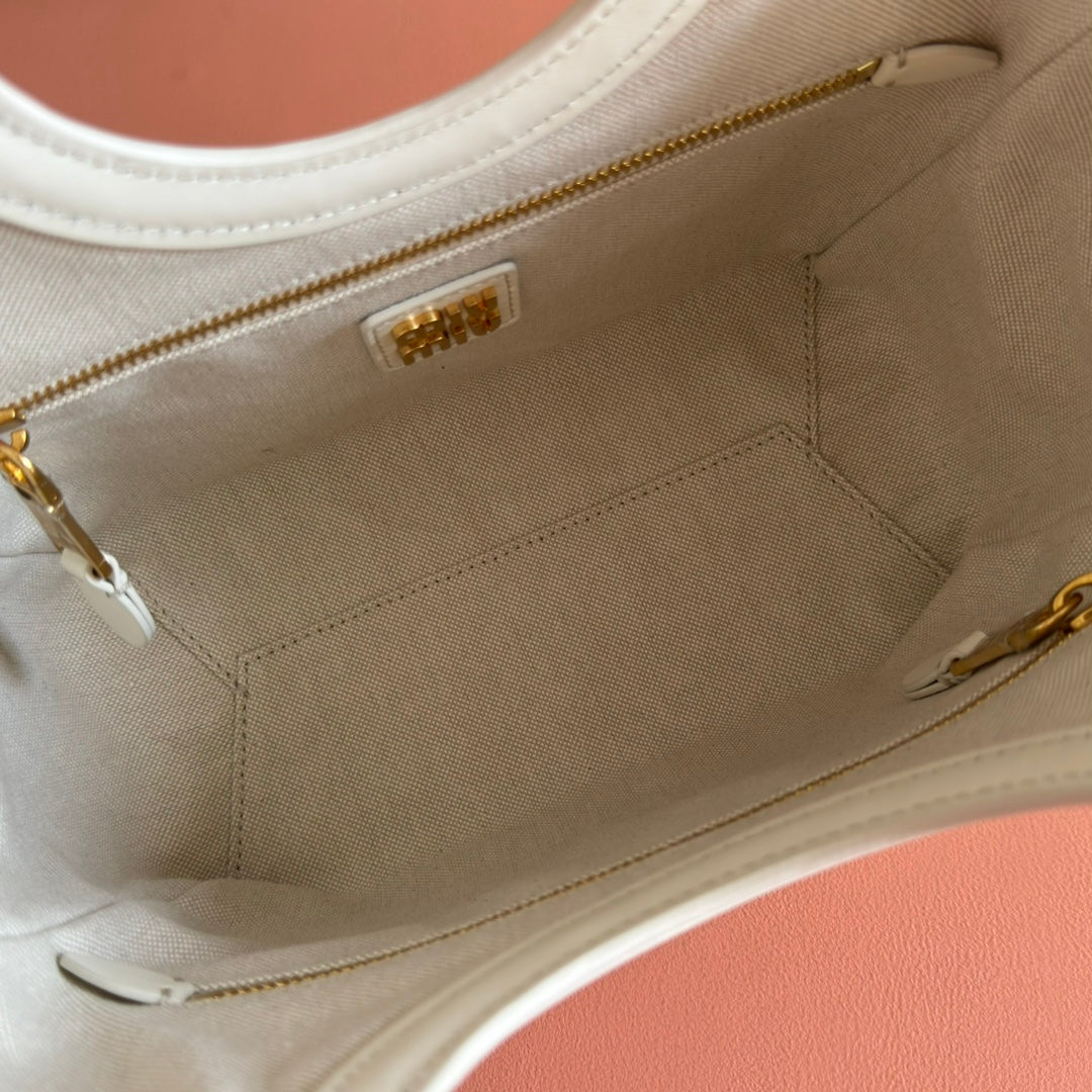 Miu Miu 26S Ivy Bag 23 in White Calfskin Gold Hardware