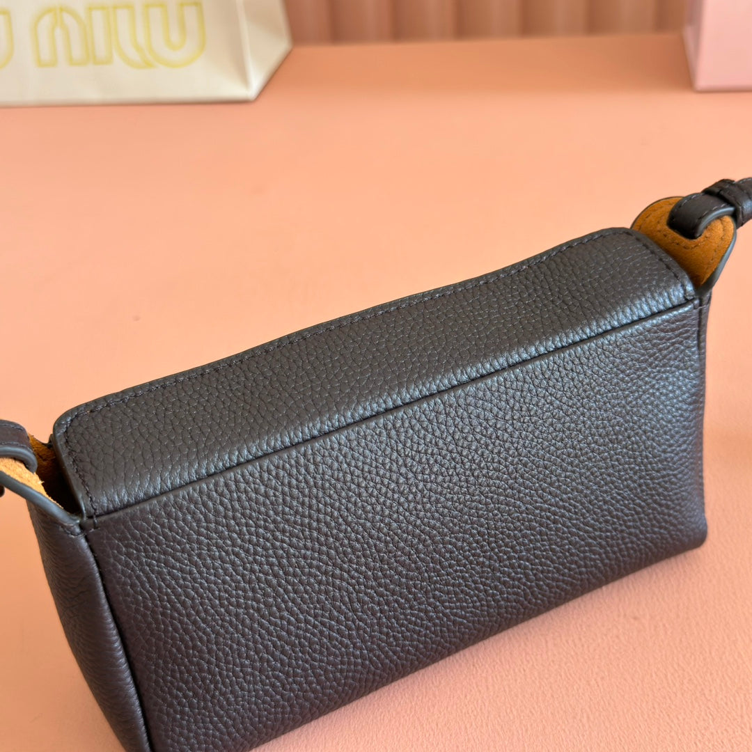 Miu Miu 26S Pouch Bag 18 in Black Calfskin Gold Hardware