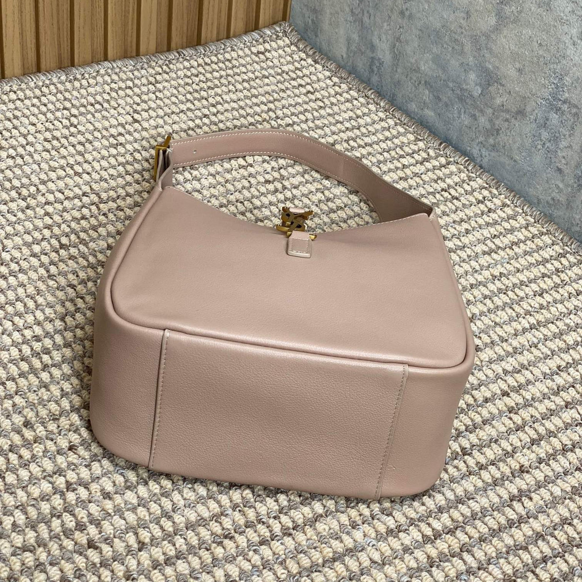 Saint Laurent Le 5 À 7 Small Supple 22 in Babby Pink Calfskin Gold Buckle Bag