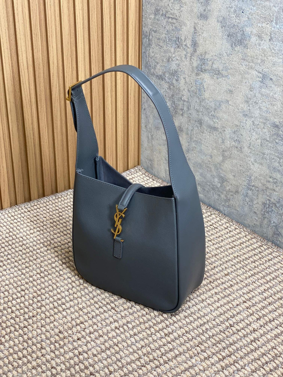 Saint Laurent Le 5 À 7 Small Supple 22 in Nepal Blue Calfskin Gold Buckle Bag