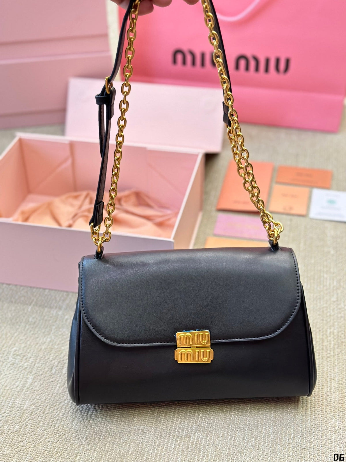 Shoulder Bag 25 in Black Calfskin Gold Hardware