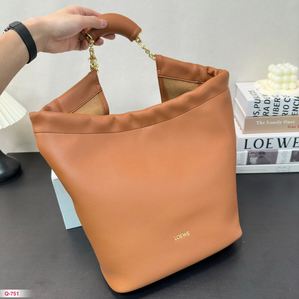 Loewe Small Squeeze 34 Bag in Oak Nappa Lambskin