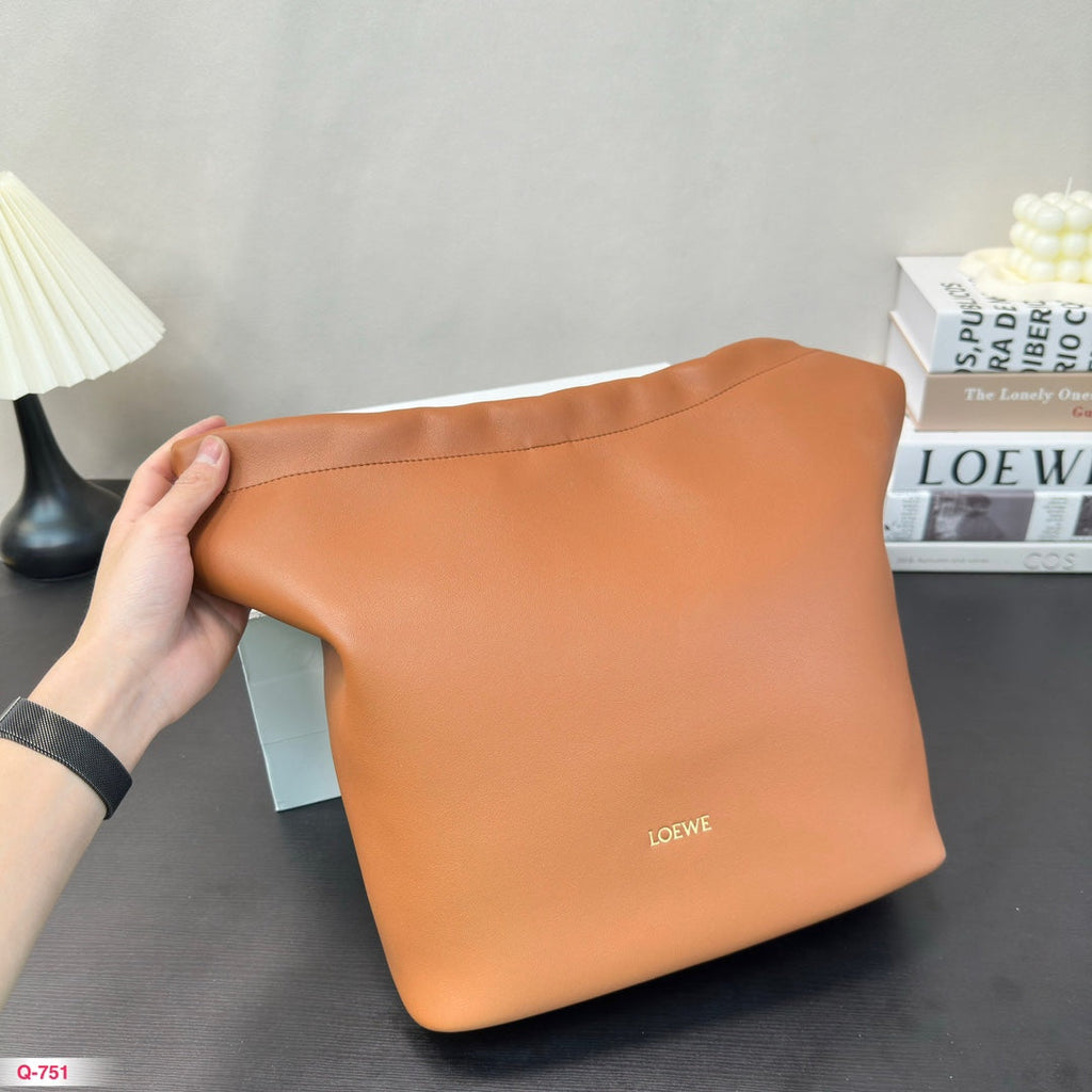 Loewe Small Squeeze 34 Bag in Oak Nappa Lambskin
