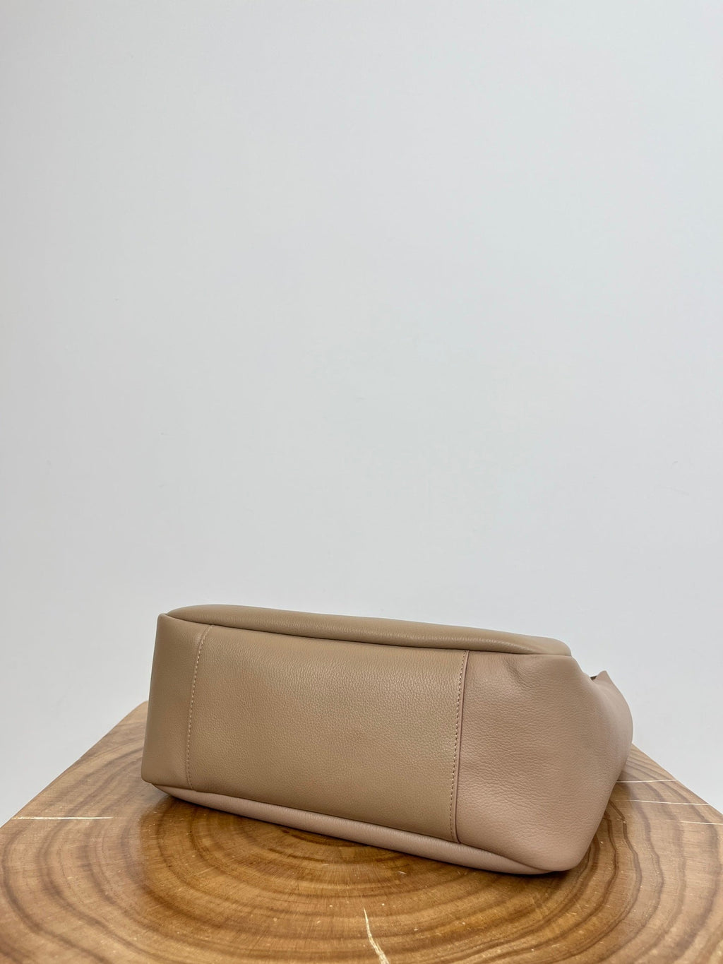 Saint Laurent Le 5 À 7 Large Supple 31 in Light Brown Grained Calfskin Bag