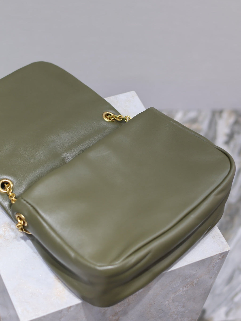 Saint Laurent 25S Jamie 25 in Light Musk Lambskin Gold Hardwre Bag