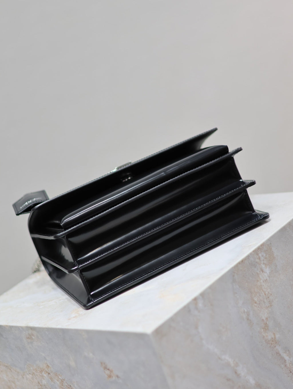 Saint Laurent 25S Sunset Medium 22 in Black Shiny Calfskin Silver Hardwre Bag