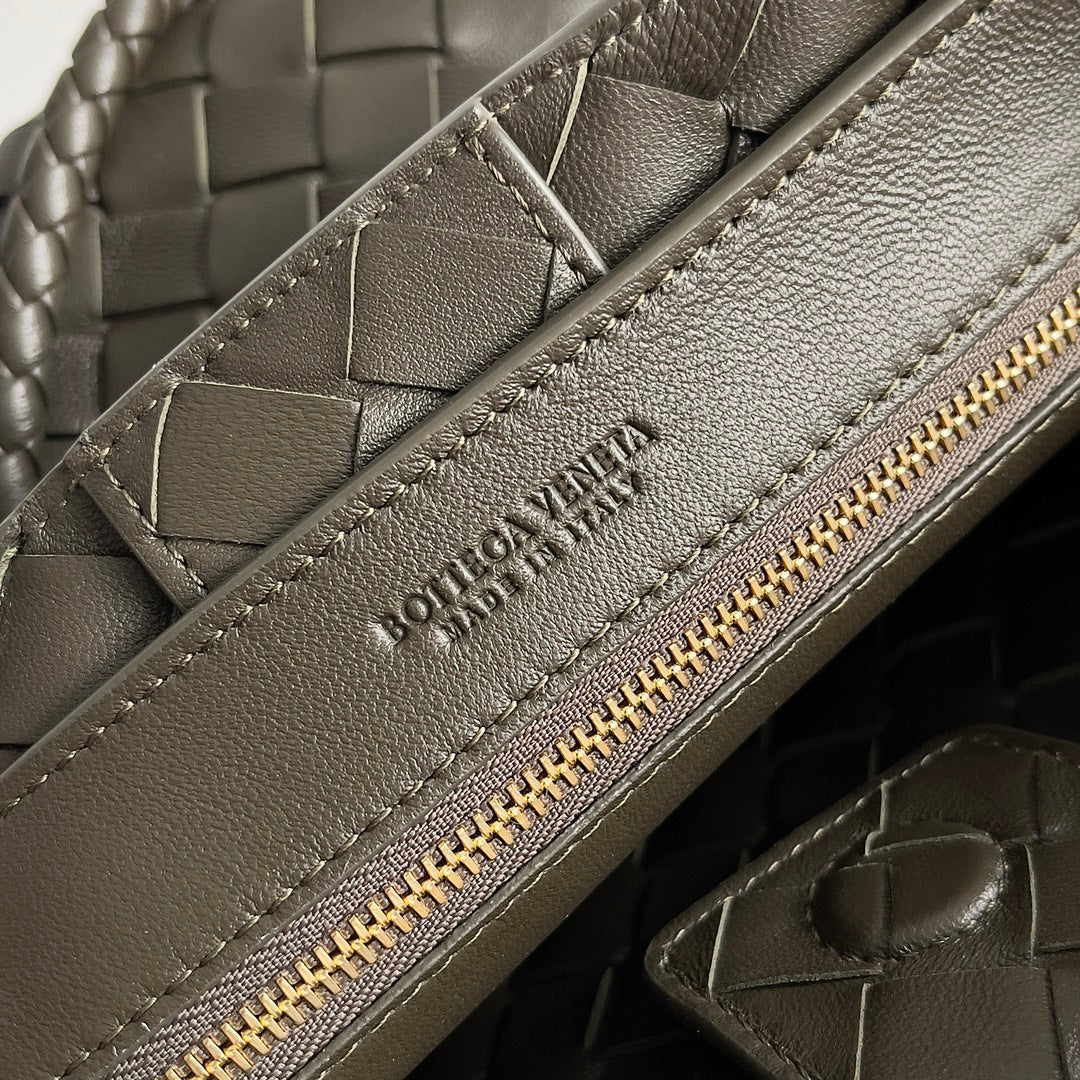 Bottega Veneta Small Andiamo 25 in Kaki Lambskin Bag