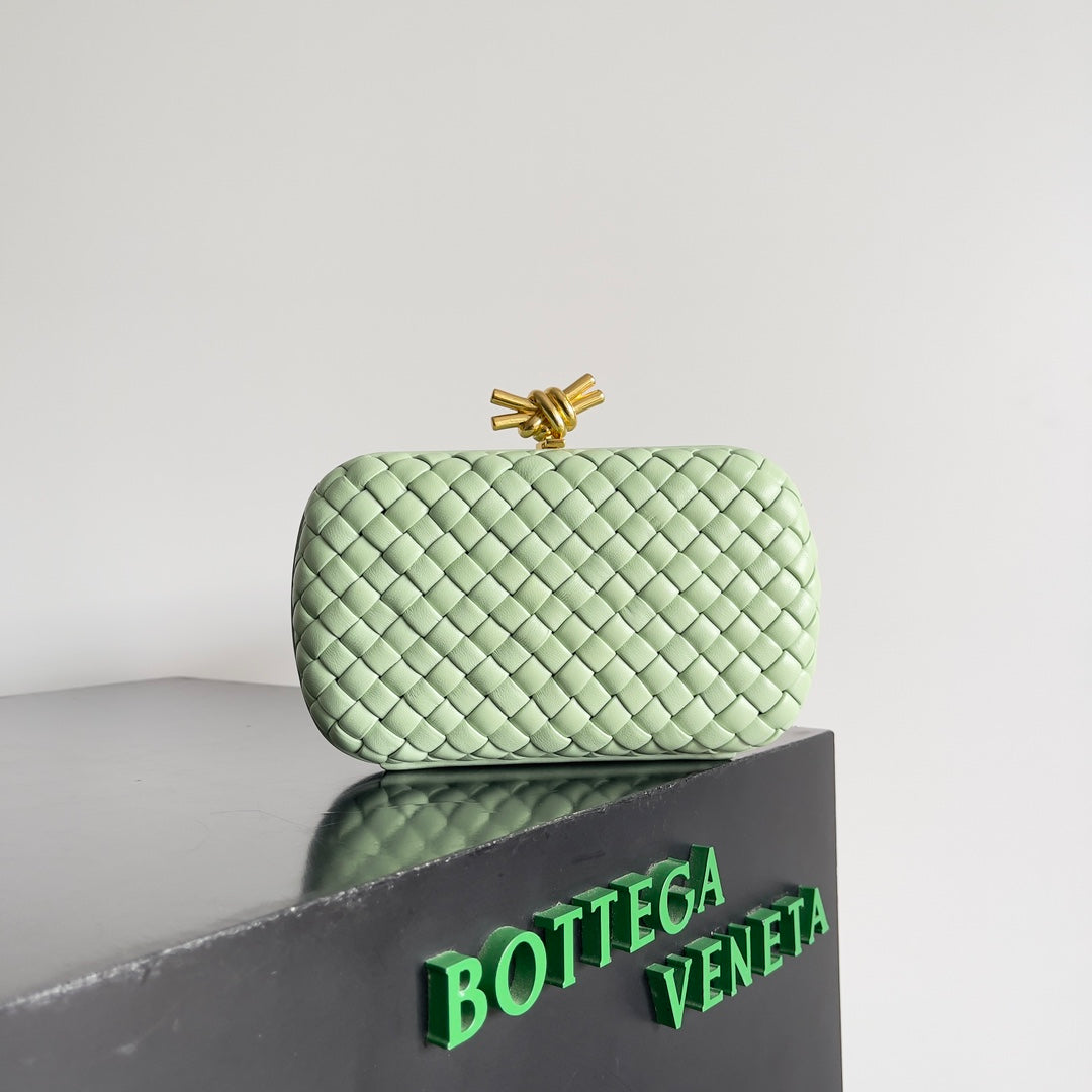Bottega Veneta Knot Chain Clutch 20.5 in Light Green Lambskin