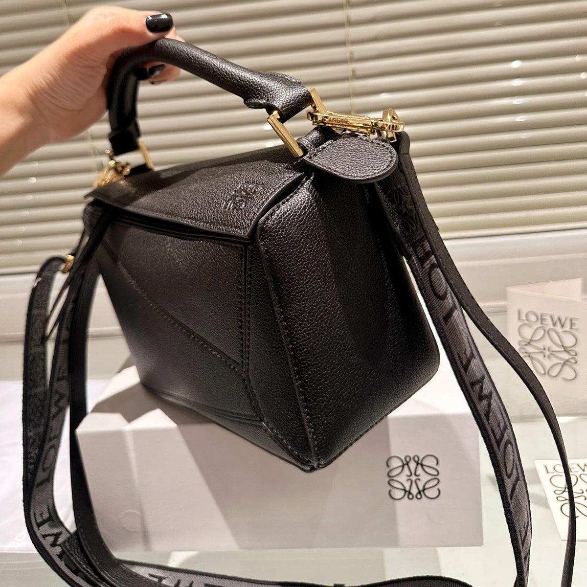 Loewe Medium 25 Puzzle Bag in Black Grained Calfskin