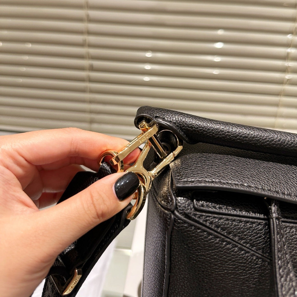 Loewe Medium 25 Puzzle Bag in Black Grained Calfskin