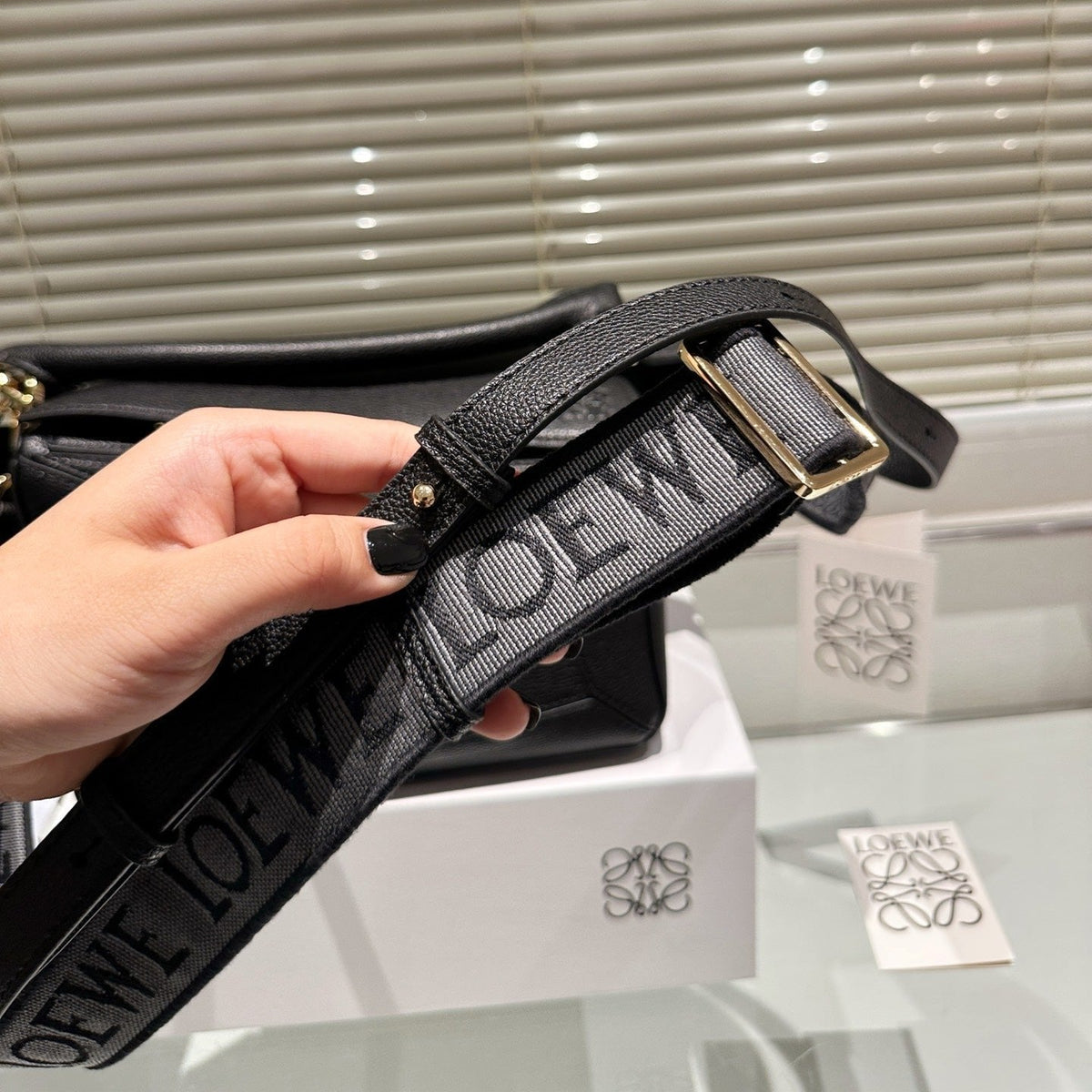 Loewe Medium 25 Puzzle Bag in Black Grained Calfskin