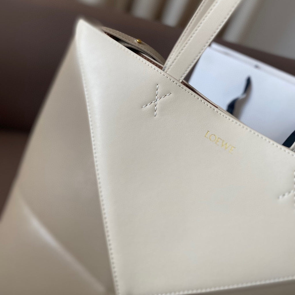 Loewe 32 Medium Puzzle Fold Tote in White Mix Pastel Grey Shiny Calfskin