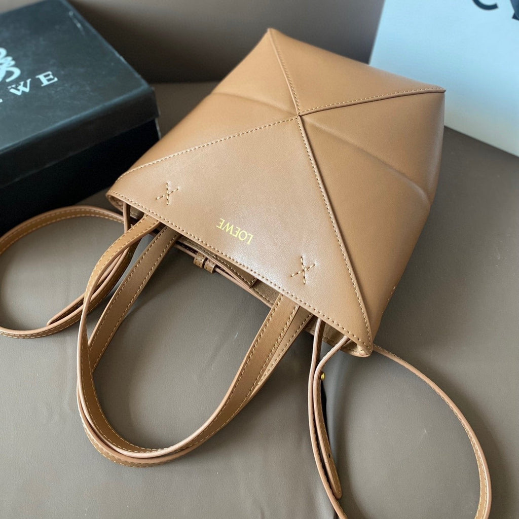 Loewe 21 Puzzle Fold Tote in Warm Desert Shiny Calfskin