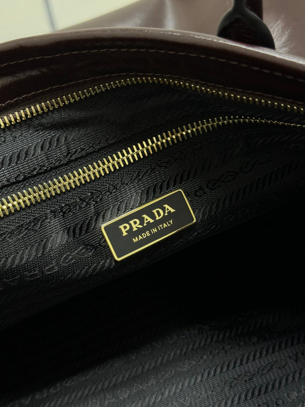 Prada 25S Bonnie Extra-Large 42 in Rk Brown Glossy Calfskin Gold Hardwre Bag