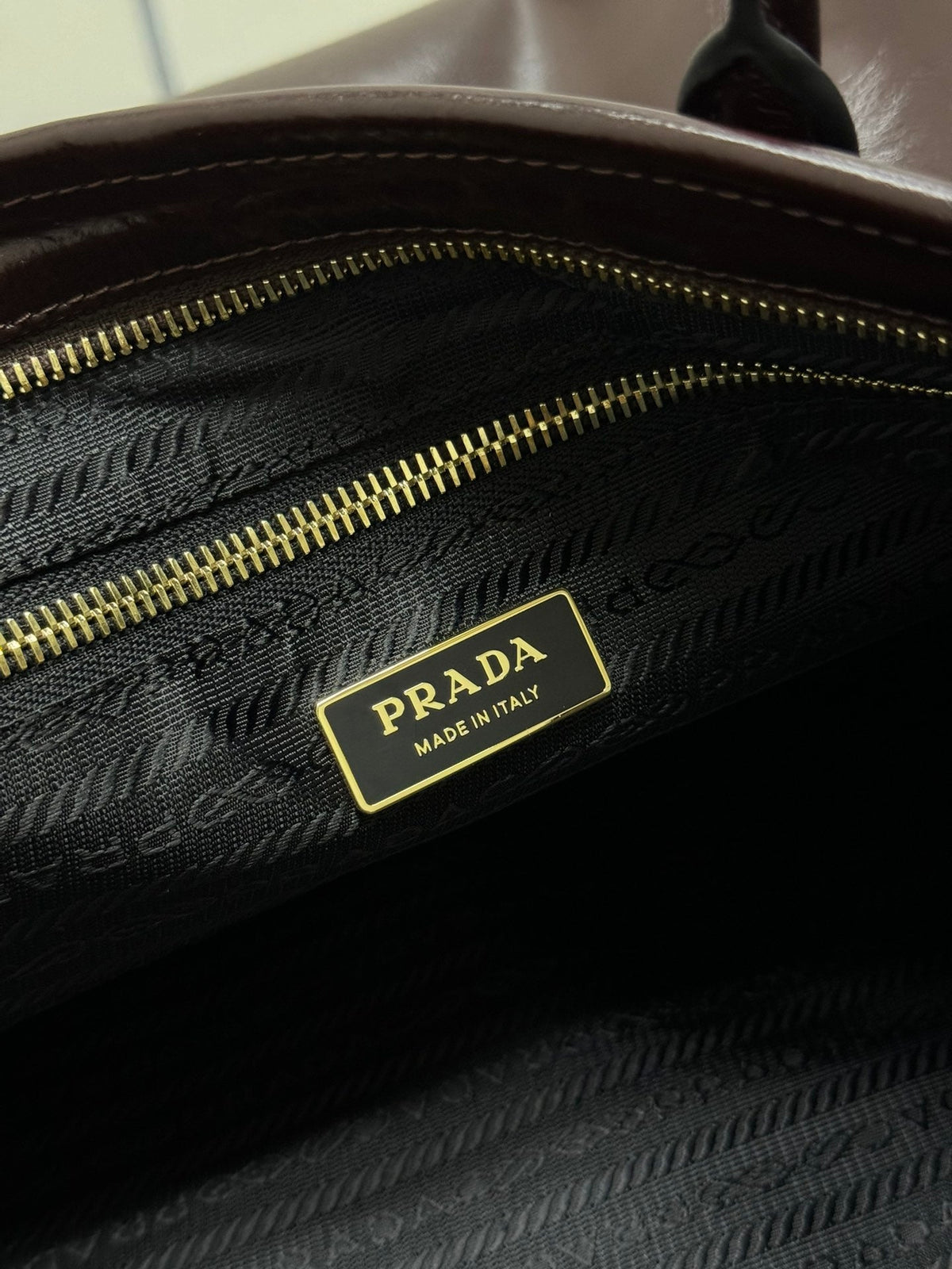 Prada 25S Bonnie Extra-Large 42 in Rk Brown Glossy Calfskin Gold Hardwre Bag