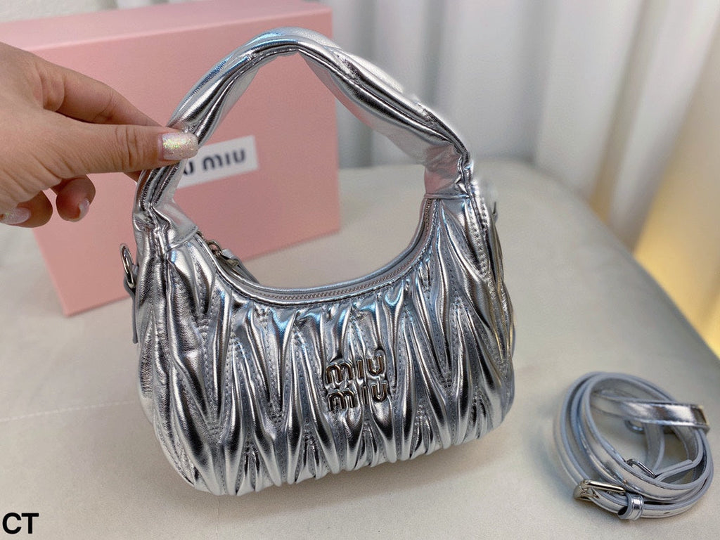 Wander 22 Bag in Silver Lambskin