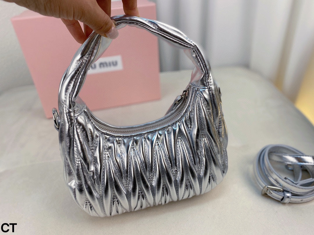 Wander 22 Bag in Silver Lambskin