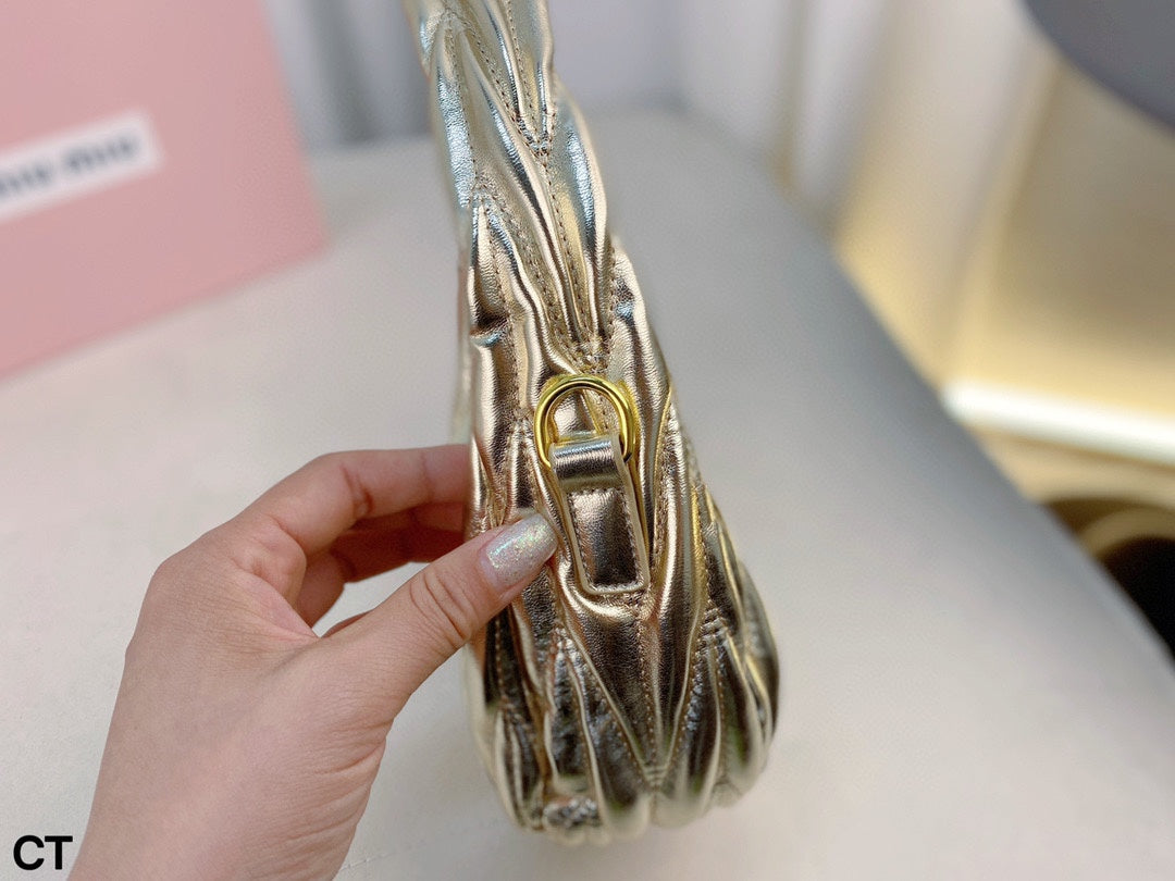Wander 22 Bag in Golden Lambskin