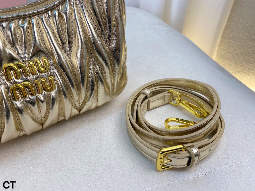 Wander 22 Bag in Golden Lambskin
