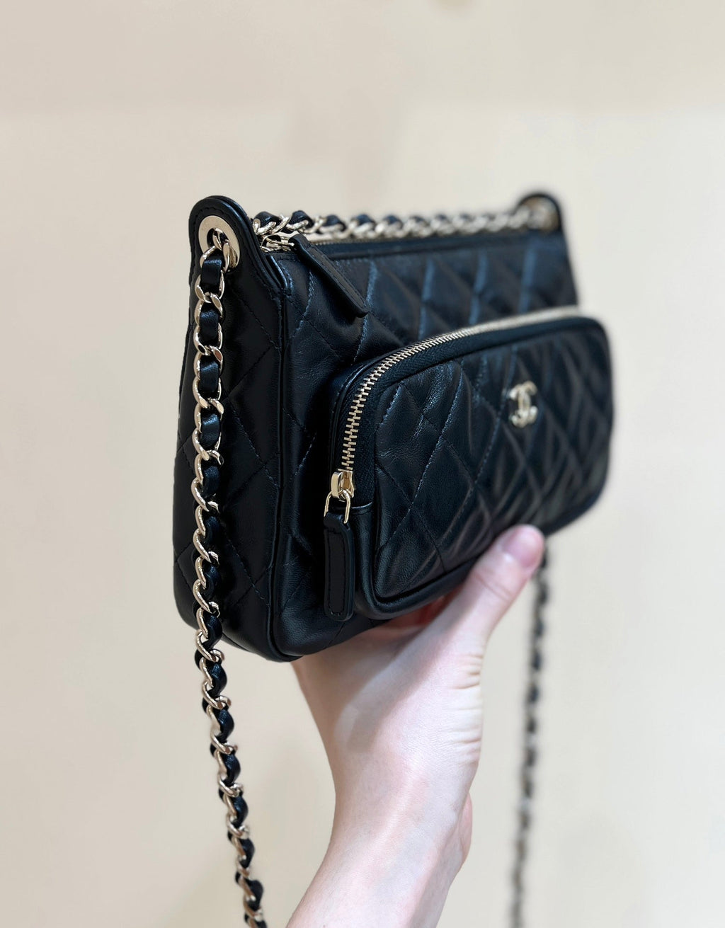 Chanel Quilted Shoulder Bag 21 in Black Lambskin with Gold Metallic