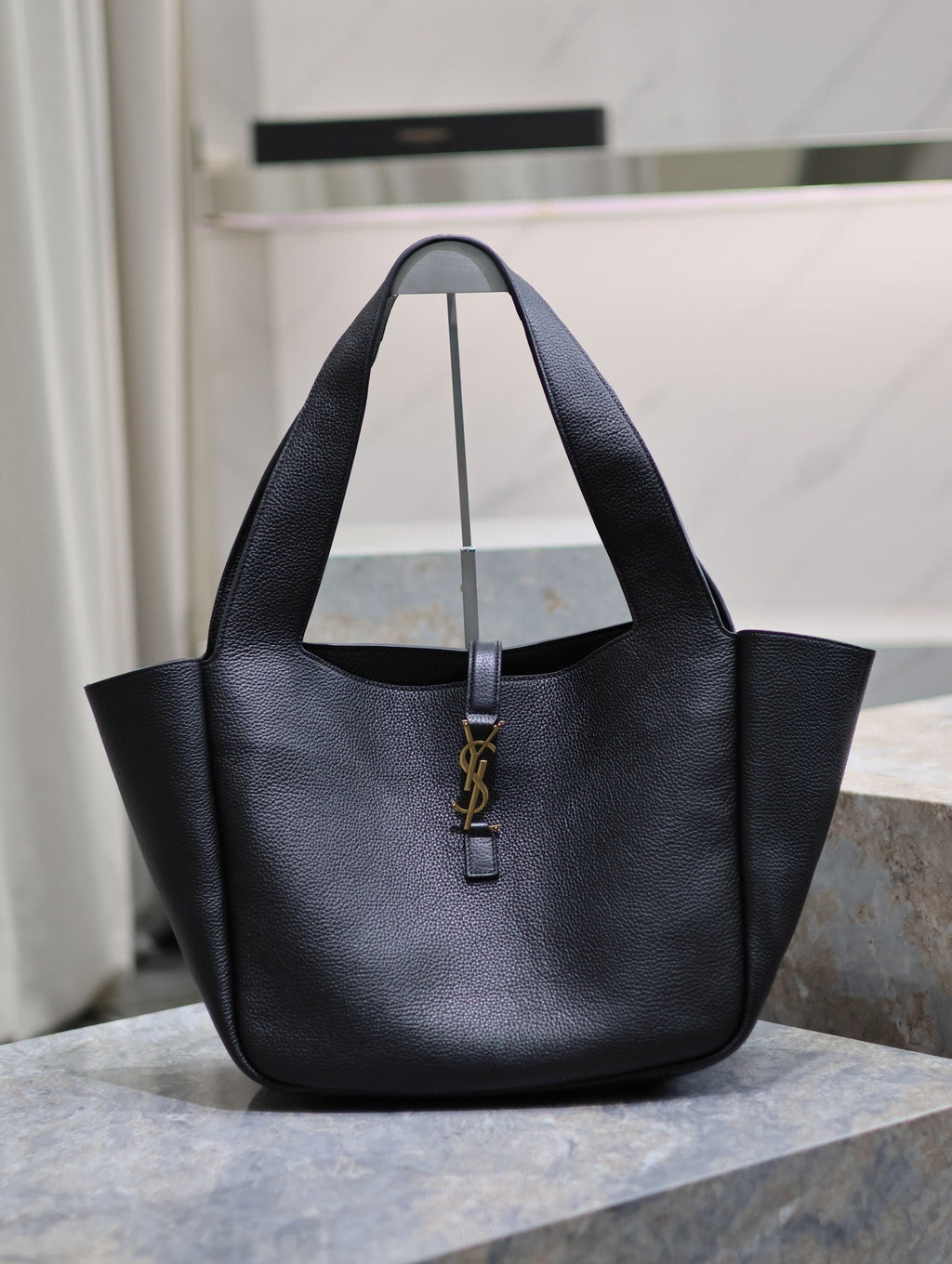 Saint Laurent Le 5 À 7 Bea Tote Bag 50 in Black Lambskin Gold Logo