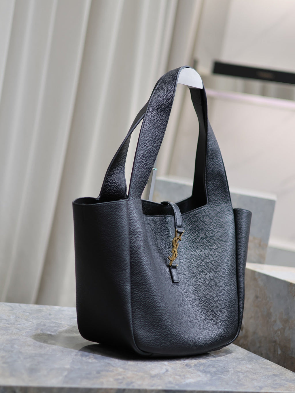 Saint Laurent Le 5 À 7 Bea Tote Bag 50 in Black Lambskin Gold Logo