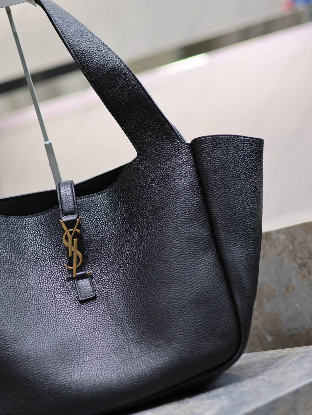 Saint Laurent Le 5 À 7 Bea Tote Bag 50 in Black Lambskin Gold Logo